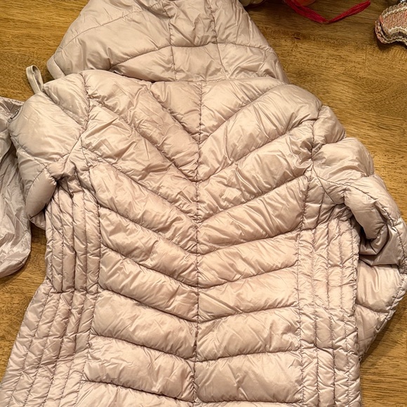 Michael Kors Women’s Puffer Jacket - Light Pink - Picture 5 of 7